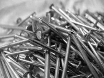 Clavos de acero sueltos, vendidos por kilo